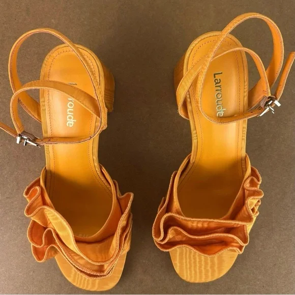 NEW LARROUDE ORANGE RUFFLE SANDALS - Picture 12 of 14